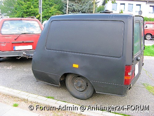 Anhänger aus Auto