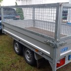 Bollerwagen am Vatertag am Kuga angehängt