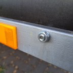 Lauter neue Schrauben und Muttern, neue Reflektoren